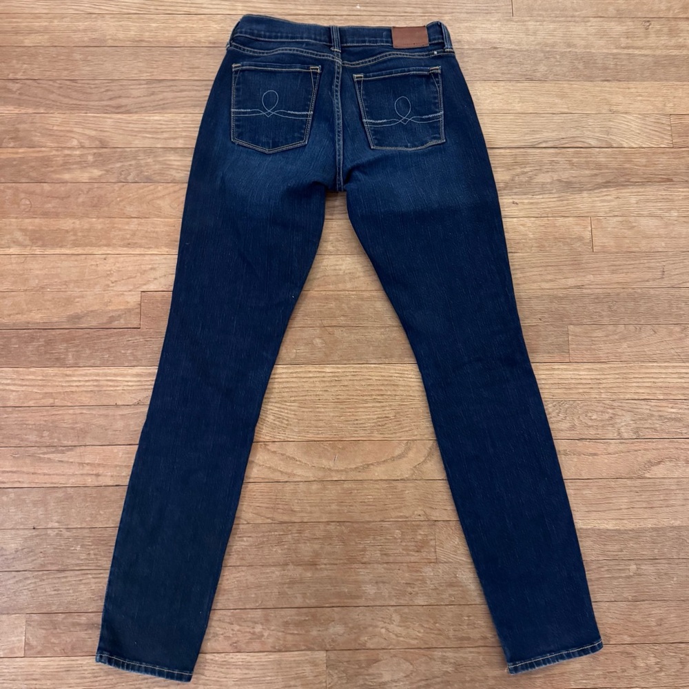 Dress Barn women's slim denim ankle jeans size 6
b46